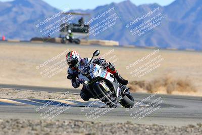 media/Jan-08-2022-SoCal Trackdays (Sat) [[1ec2777125]]/Turn 4 (1145am)/